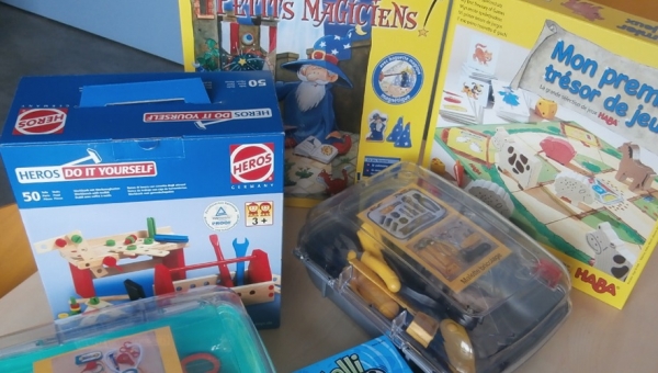 De nouveaux jeux et livres au centre de loisirs (Janvier 2019)
