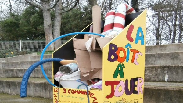 Une boîte à jouer au centre de loisirs ! (Février 2023)